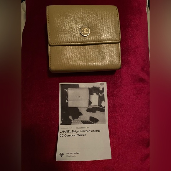 Chanel beige Caviar leather CC logo Trifold wallet. Made in Italy . - Picture 1 of 10